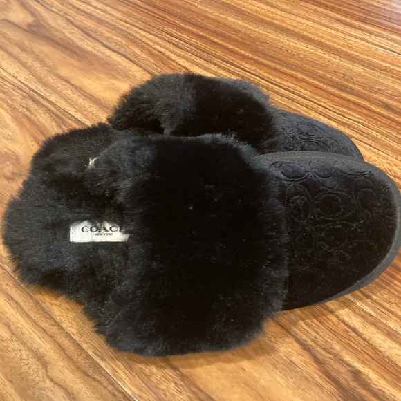 Coach Shoes - Coach Women's Zuri Slippers Black. Size 6B